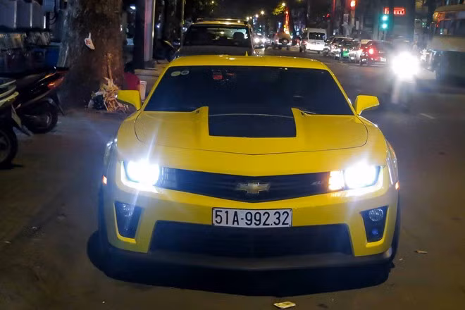 Đây là chiếc Chevrolet Camaro ZL1 độ West Bend Dyno Tuning hàng hiếm tại Việt Nam, thuộc sở hữu của một người đam mê dòng xe cơ bắp Mỹ tại TP HCM.