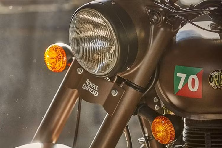 Sự ra đời của mẫu Royal Enfield Classic 500 Pegasus LE được lấy cảm hứng từ mẫu xe Flying Flea được lính Anh dùng trong Thế chiến thứ II. Xe sở hữu ngoại thất, cùng nhiều chi tiết mang phong cách cổ điển, mang đậm chất của những chiếc xe Royal Enfield của Anh quốc trước đây.