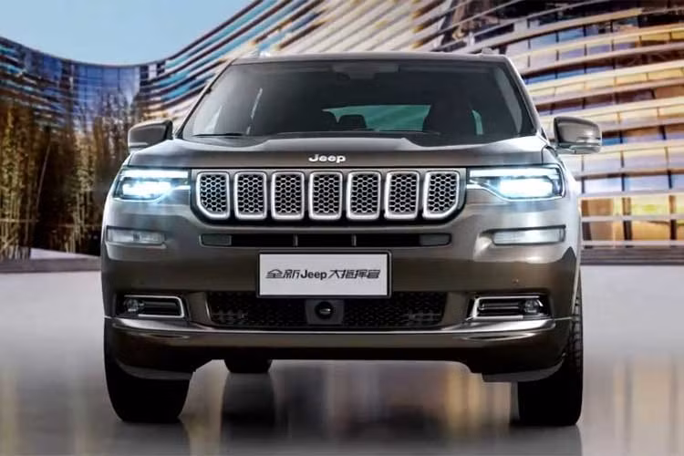 Được khách hàng ưa chuộng bởi sự linh hoạt trên nhiều địa hình và nội thất rộng rãi, các hãng xe đang thi nhau tạo ra những dòng SUV và crossover hoàn toàn mới. Là một hãng xe địa hình lâu đời, Jeep cũng không đứng ngoài trào lưu này với Jeep Grand Commander 2018.