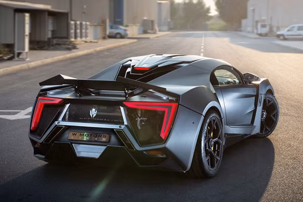 Siêu xe này sẽ được W Motors công bố tại triển lãm ôtô quốc tế Dubai diễn ra từ 10/11 tới đây.