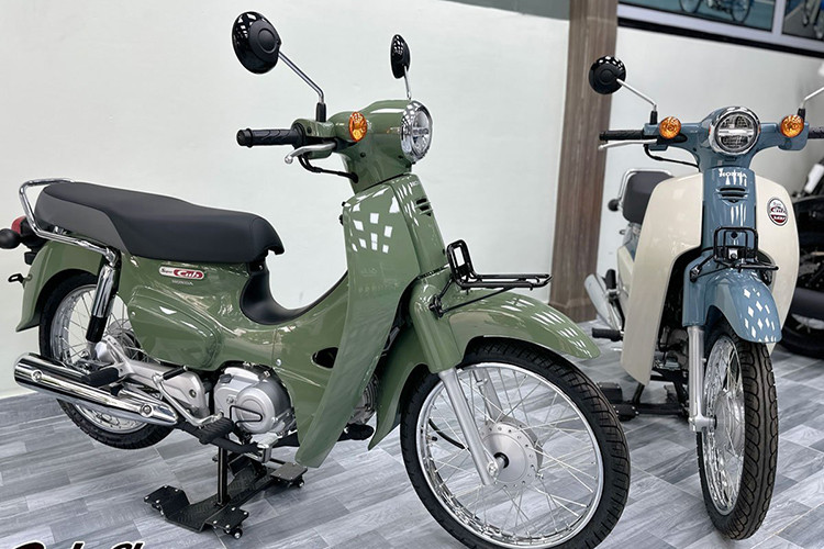 Tại thị trường Thái Lan, mức giá xe Honda Super Cub 110 2024 bán ra niêm yết là 48.400 baht (tương đương khoảng 33,5 triệu đồng) - như vậy, sau khi về Việt Nam mức giá của xe đã đắt gần 3 lần. 