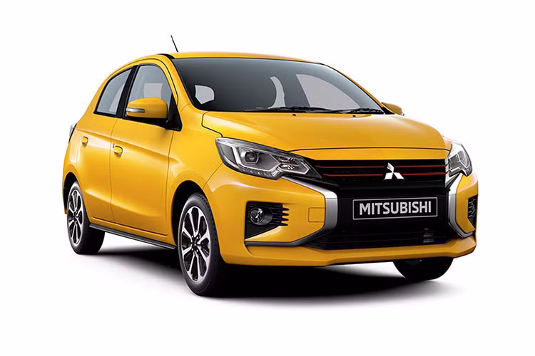 Đúng như những hình ảnh úp mở từ trước, Mitsubishi Mirage 2020 mới được áp dụng ngôn ngữ thiết kế Dynamic Shield tương tự những người anh em như Xpander, Eclipse Cross, Triton và Pajero Sport. Điều này được thể hiện rõ nhất thông qua thiết kế đầu xe của mẫu xe hatchback này.