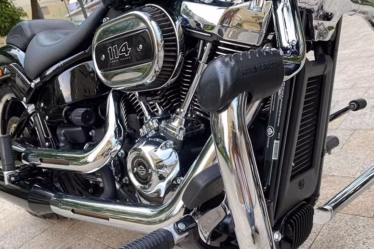 Nguyên bản, mẫu xe môtô Harley-Davidson Breakout 114 sử dụng động cơ Milwaukee-Eight 114, 1.868cc, phun xăng điện tử, sản sinh công suất 155 Nm mô-men xoắn tại 3.000 vòng/phút, đi kèm trang bị hộp số 6 cấp.