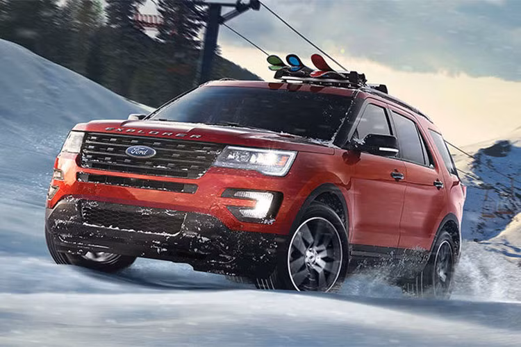 Bán được tới 24.110 xe và tăng trưởng doanh số đến 22% so với cùng kỳ đã giúp cho Ford Explorer leo được lên top 10 xe bán chạy nhất tại Mỹ, nó cũng tăng khoảng 5.000 chiếc so với doanh số tháng trước đó. Tại thị trường Việt Nam thì Explorer bán được 106 chiếc.