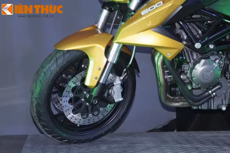 Xe vẫn sử dụng động cơ cũ có dung tích 600 phân khối, sản sinh 82 mã lựctại ngưỡng vòng tua 11.500 vòng/ phútnhưng được nâng cấp ECU nhằm tiết kiệm nhiên liệu.