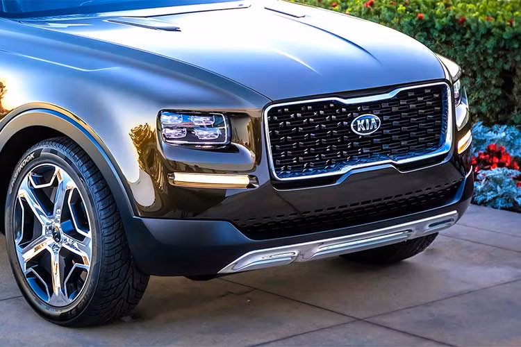 Một thông tin khác rất đáng chú ý đó chính là việc mẫu xe hạng sang Kia Telluride sẽ không phổ cập trên toàn thế giới mà chỉ tập trung ở một số thị trường tiềm năng. Gregory Guillaume, Giám đốc thiết kế của Kia Motors khu vực châu Âu nói rằng mẫu SUV này không thực sự hấp dẫn người tiêu dùng ở “lục địa già”.