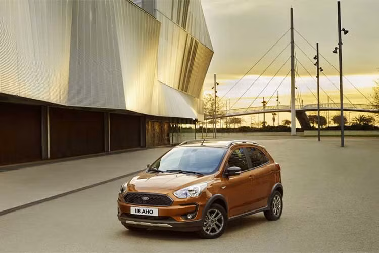 Ford Ka+ được xây dựng dựa trên mẫu xe cỡ nhỏ Ford Ka - mẫu xe ba cửa được ra mắt lần đầu tiên vào năm 1996 với phân khúc thị trường mục tiêu là những khách hàng cần di chuyển hàng ngày trong đô thị. Từ năm 2014, Ka+ được thiết kế 4 cửa dành cho sedan hoặc 5 cửa dạng hatchback.