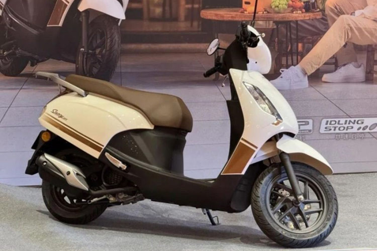 Honda Spacy 2024 được trang bị động cơ xi-lanh đơn, bốn thì, làm mát bằng không khí, dung tích thực 124cc. Khối động cơ này có khả năng sản sinh công suất cực đại 9,38 mã lực tại 7.750 vòng/phút và mô-men xoắn 10 Nm/5.750 vòng/phút. Mức tiêu thụ nhiên liệu được công bố ở mức 1,87 lít/100 km.