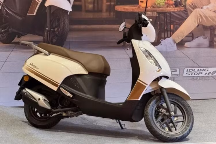 Honda Spacy 2024 được trang bị động cơ xi-lanh đơn, bốn thì, làm mát bằng không khí, dung tích thực 124cc. Khối động cơ này có khả năng sản sinh công suất cực đại 9,38 mã lực tại 7.750 vòng/phút và mô-men xoắn 10 Nm/5.750 vòng/phút. Mức tiêu thụ nhiên liệu được công bố ở mức 1,87 lít/100 km.