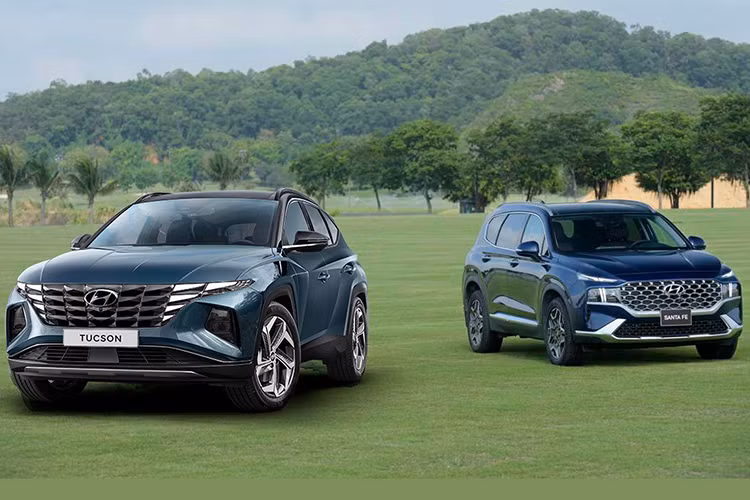 Mới đây Hyundai Thành Công đã thông báo giều chỉnh giá bán hai mẫu xe Hyundai SantaFe và Tucson tại Việt Nam với mức tăng từ 30 đến 90 triệu đồng, tùy từng phiên bản.