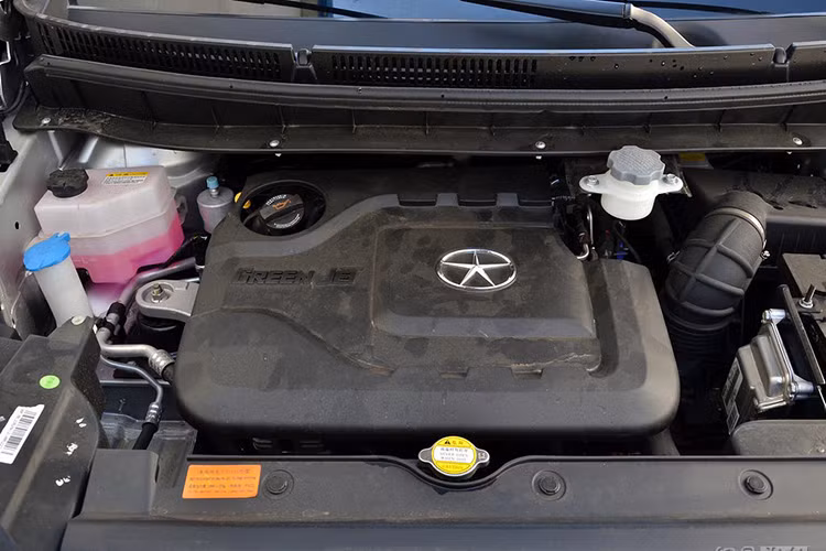 Mẫu SUV Refine S2 được trang bị động cơ xăng 4 xi-lanh 1,5 lít, hộp số tự động 6 cấp cho sức mạnh lên tới 113 mã lực.