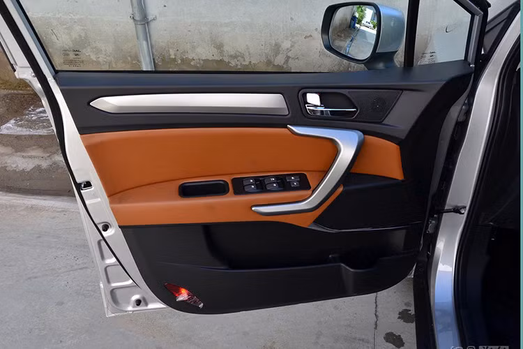 Những trang bị nội thất tiêu chuẩn cho mẫu SUV gia đình cỡ nhỏ này bao gồm hệ thống chìa khóa thông minh.