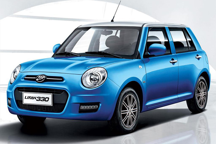 Lifan 320 Trung Quốc ra mắt lần đầu tiên vào năm 2008 nhưng đã ngừng bán tại Trung Quốc vào năm 2012 do doanh số thấp. Đó là một dấu hiệu cho thấy công chúng Trung Quốc đã bắt đầu muốn một cái gì đó hơn là những chiếc xe hơi rẻ tiền.