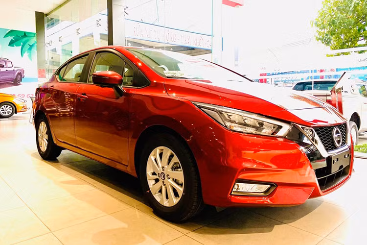 Cuoi nam, Nissan Almera giam gia gan toi 40 trieu dong tai dai ly