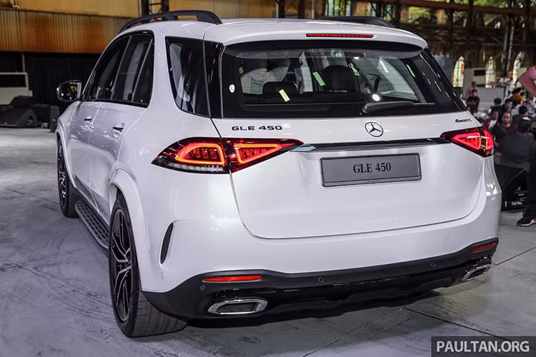 Ngoài ra, hãng xe sang Mercedes-Benz cũng đa trang bị cho GLE mới rất nhiều công nghệ, hệ thống hỗ trợ lái và an toàn tiên tiến hàng đầu thế giới, đưa GLE mới lên một chuẩn mực mới trong phân khúc xe SUV hạng sang cỡ trung.