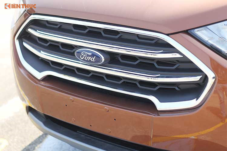 Ra mắt hồi đầu năm 2018, Ford Ecosport lắp ráp tại Việt Nam sở hữu diện mạo giống với phiên bản Mỹ, với 2 tuỳ chọn động cơ khác nhau và sở hữu nhiều dải mầu sắc hơn so với trước. So với phiên bản cũ, xe có đường nét thiết kế ngoại thất được tinh chỉnh khá nhiều, có phần mềm mại và "đại chúng" hơn so với phiên bản trước đây.