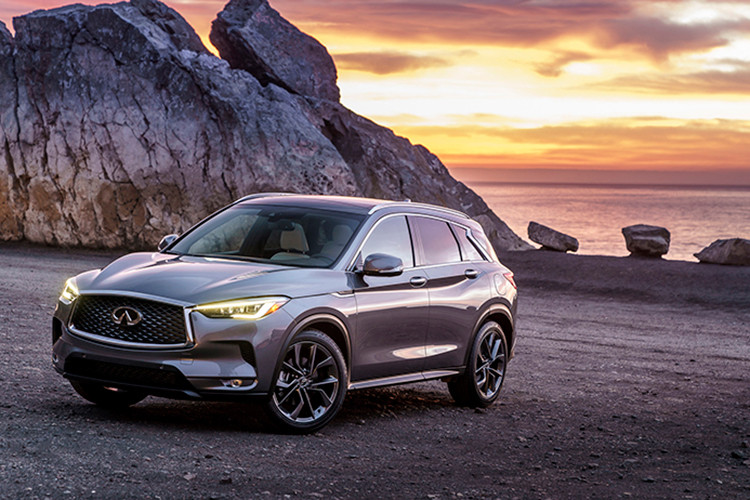 Theo một số nguồn tin từ Infiniti Việt Nam, lô hàng QX50 sẽ về Việt Nam trong tháng 9, giá bán dự kiến là 2,5 tỷ đồng. Giới tư vấn bán hàng đã bắt đầu nhận đặt hàng từ đầu năm nay. Mẫu xe SUV Infiniti QX50 mới sẽ cạnh tranh trực tiếp với Mercedes-Benz GLC, Audi Q5 và BMW X3 và Lexus NX. Xe nhập khẩu từ thị trường Mỹ.