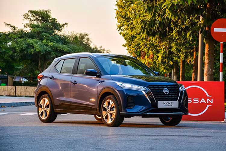 Loat oto dua giam gia thang 