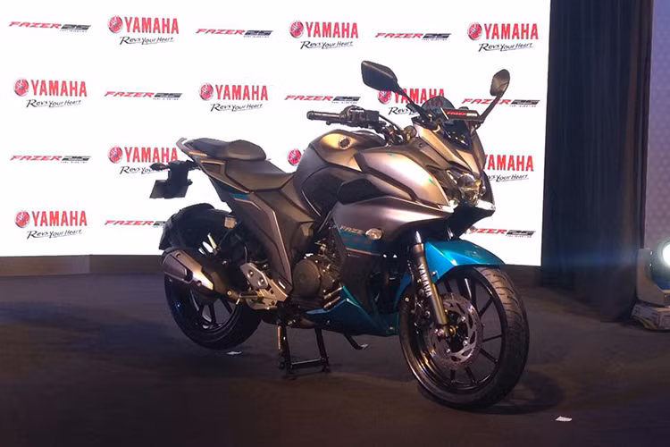 Giá xe Yamaha FZ25 ABS và Fazer 25 ABS tại Ấn Độ lần lượt là 133.000 Rupee và 143.000 Rupee, tương ứng 43,5 và 46,5 triệu đồng. 