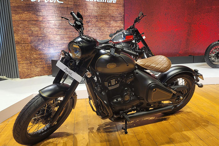 Mức giá xe Jawa 42 FJ 2024 tại thị trường Ấn Độ được công bố từ 199.142 rupee (khoảng gần 57 triệu đồng). So với mẫu xe Jawa 42 cơ bản, mẫu xe mới này có giá đắt hơn gần 26.000 Rs (khoảng 7,2 triệu đồng).