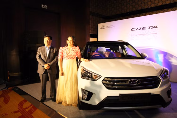 Hãng xe Hyundai Hàn Quốc vừa chính thức ra mắt phiên bản đặc biệt của dòng xe Creta mang tên - Hyundai Creta Anniversary Edition, tại thị trường Ấn Độ. Đây cũng là thị trường đã tiêu thụ dòng xe này nhiều nhất trong thời gian vừa qua.