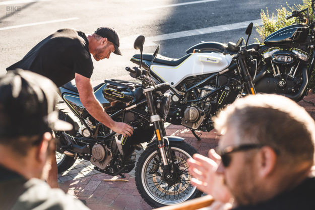 Hiện tại, Husqvarna Svartpilen 401 và Vitpilen 401 đang được tiến hành chạy thử và dự kiến sẽ có mặt trên thị trường vào cuối năm 2019. Sau đó nó sẽ được sản xuất tại thị trường Ấn Độ nhằm đem đến cho các khách hàng mức giá hợp lý hơn.