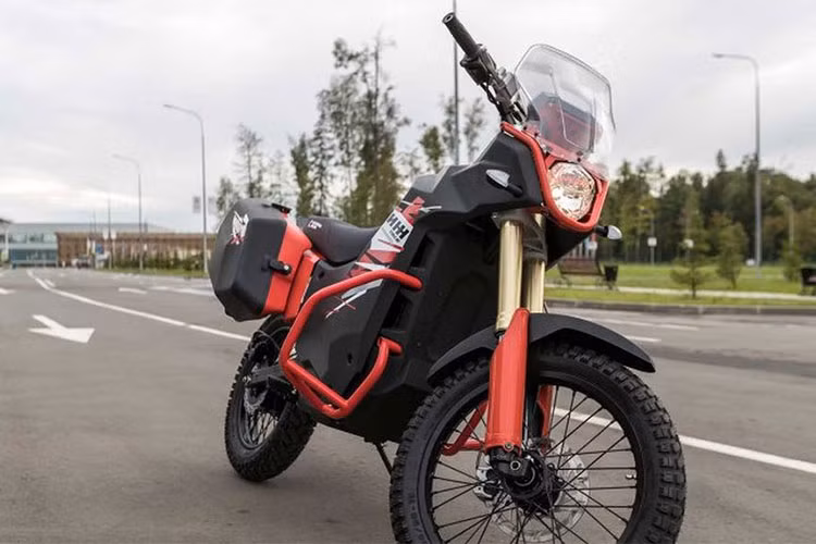 Đáng chú ý hơn, theo công bố của nhà sản xuất thì nhiều khả năng mẫu xe môtô chạy điện Kalashnikov UM-1 sẽ được nhà sản xuất súng AK-47 của Nga sớm thương mại hóa và bán ra thị trường với số lượng lớn.