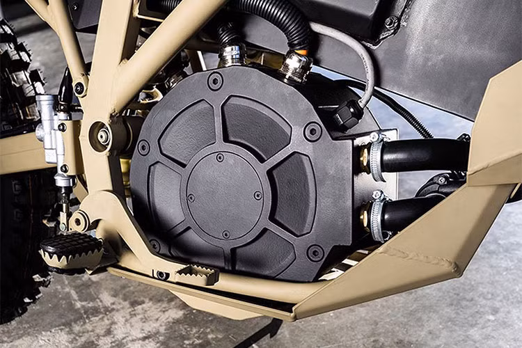 Cả hai mẫu xe này ddều được trang bị mô tơ điện, cùng có khả năng đạt vận tốc tối đa 100 km/h và tầm hoạt động 150 km/h sau mỗi lần sạc đầy.