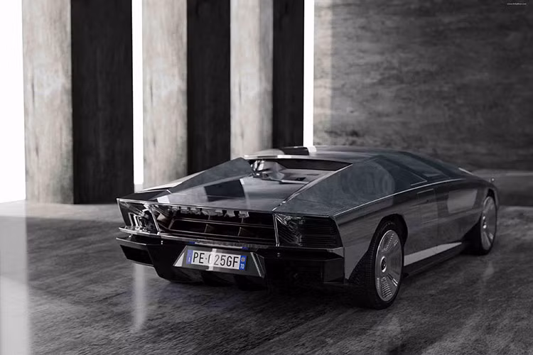 GFG Style Peralta S độ từ Maserati MC20, vì vậy nó được trang bị khung nguyên khối dạng bồn sợi carbon của Maserati và động cơ V6 3.0 lít tăng áp kép. Động cơ này có công suất 630PS và mô-men xoắn 730Nm, được truyền tới bánh sau thông qua hộp số tự động ly hợp kép 8 cấp.