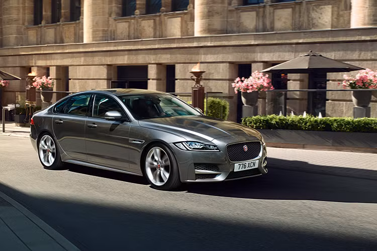 Đến với Triển lãm Ôtô Quốc tế 2017 (VIMS 2017) diễn ra từ ngày 25 đến 29/10/2017, Jaguar Land Rover Việt Nam sẽ mang đến 5 mẫu xe hiệu suất cao của Jaguar và 6 mẫu xe địa hình đa dụng hạng sang của Land Rover.