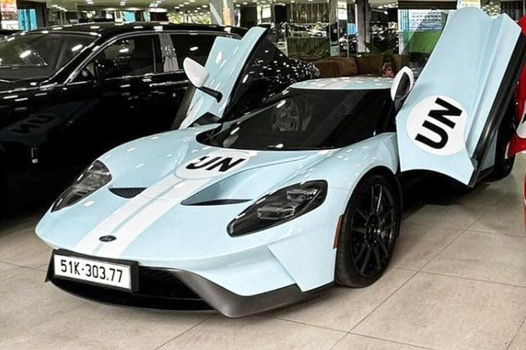 Ông tham gia hàng ngàn cuộc nói chuyện và gặp gỡ thanh niên, sinh viên Việt Nam và quốc tế để trao đổi với các bạn trẻ về tinh thần sáng tạo, khát vọng làm giàu... dàn xe khủng của Qua Vũ được trữ ở ba nơi là nhà riêng tại TP.HCM, thành phố Buôn Ma Thuột và kho ở nơi cách thủ đô cafe khoảng 80 km.