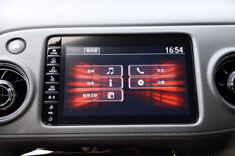 Ở bản cao cấp hơn, Honda XR-V 2019 sẽ có thêm màn hình cảm ứng chỉnh điều hòa, mở cửa không cần chìa khóa, nút bấm khởi động máy, ghế bọc da và cửa sổ trời toàn cảnh Paronama...