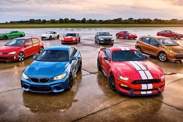 Tạp chí Consumer Reports (CR) của Mỹ đã đưa ra bản báo cáo thường niên về mức độ hài lòng của khách hàng (Owner Satisfaction Survey) đối với các hãng xe hơi cũng như những sản phẩm có mặt trên thị trường. Bên cạnh đó, những người tham gia khảo sát sẽ được đề nghị đánh giá độ hài lòng về ôtô theo các tiêu chí: trải nghiệm lái; mức độ tiện nghi; giá trị; kiểu dáng; âm thanh và hệ thống điều hòa không khí.