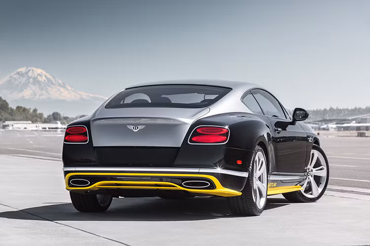  7 chiếc Continental GT Speed Breitling Jet được đánh số thứ tự trùng với 7 chiếc máy bay phản lực mà đội bay sử dụng để biểu diễn.