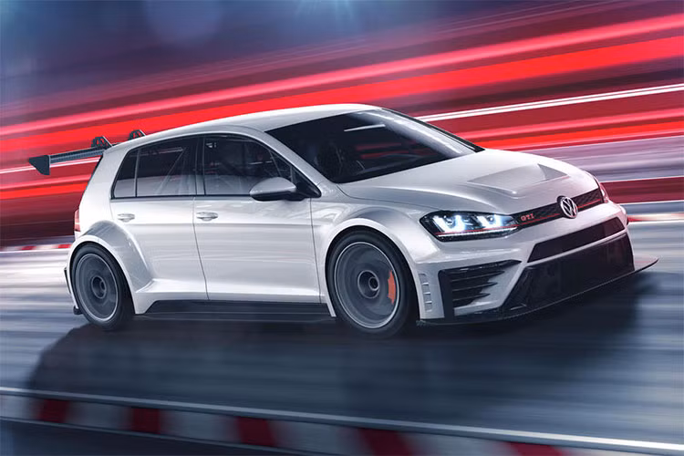 Theo đó, chỉ có mẫu Golf R và các xe đua nhà Volkswagen hiện nay mới có nhiều công suất hơn nó. Đi cùng với nó là hệ dẫn động cầu trước và hộp số ly hợp kép DSG 7 cấp cùng khóa vi sai ở trục tước.