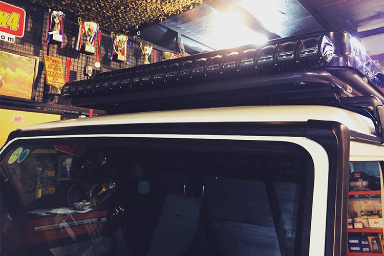 Trước khi độ lều dã ngoại Skycamp iKamper cho G63 AMG, ông Đặng Lê Nguyên Vũ từng gây choáng cho nhiều người khi độ ống thở Safari cho Porsche Cayenne, Bentley Bentayga hay gần 12 SUV hạng sang Range Rover, trong đó, có đến 4 chiếc phiên bản đắt nhất SVAutobiography.