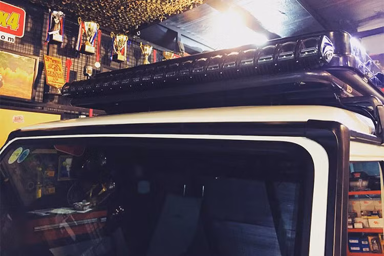 Trước khi độ lều dã ngoại Skycamp iKamper cho G63 AMG, ông Đặng Lê Nguyên Vũ từng gây choáng cho nhiều người khi độ ống thở Safari cho Porsche Cayenne, Bentley Bentayga hay gần 12 SUV hạng sang Range Rover, trong đó, có đến 4 chiếc phiên bản đắt nhất SVAutobiography.