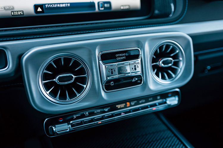 Xe được trang bị bộ pin dung lượng 116 kWh với tầm hoạt động 473 km sau một lần sạc, theo công bố của hãng. Công nghệ sạc nhanh giúp sạc từ 10% lên 80% chỉ trong 32 phút mang lại sự tiện lợi cho người dùng.