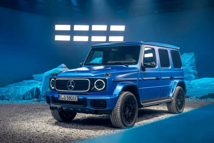 Theo thông tin từ đại lý, Mercedes-Benz G580 về Việt Nam sẽ có giá dự kiến khoảng 8,8 tỷ đồng và được nhập khẩu nguyên chiếc, xe dự định sẽ ra mắt trong quý I/2025. Phiên bản về nước là bản giới hạn Edition One, tương tự dòng G63 trước đây với các gói trang bị cao cấp.