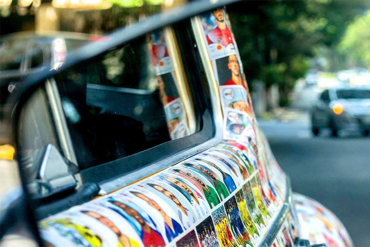 Dòng xe “con bọ” Volkswagen Beetle ra đời lần đầu tiên vào những năm 1930, dựa trên ý tưởng tạo ra một mẫu “xe hơi quốc dân” của nhà độc tài khét tiếng – Adolf Hitler và nhà thiết kế xe hơi Ferdinand Porsche… 