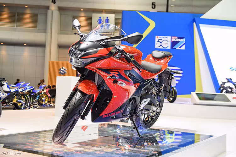 Theo hãng xe máy Suzuki tại Thái Lan cho biết, so với các đối thủ trong phân khúc, GSX-R125 có tỉ lệ công suất/trọng lượng, mô-men xoắn/trọng lượng, thời gian tăng tốc, cảm giác lái và mức tiêu thụ nhiên liệu tốt nhất trong phân khúc. Tương tự như GSX-R1000 thế hệ mới, thiết kế thân và đuôi xe mang cảm giác mạnh mẽ và ấn tượng.