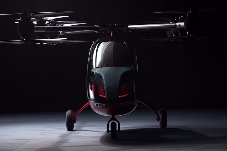 Tất nhiên Passenger Drone cũng gặp không ít cạnh tranh. Gần đây, chiếc taxi bay EHang 184 vừa được thử nghiệm tại Dubai. Phía MIT cũng đang chuẩn bị cho các cuộc thử nghiệm máy bay cá nhân, hay một số công ty như Kitty Hawk (một dự án của Chủ tịch Google Larry Page) và Daimler đang tìm hiểu về công nghệ này.