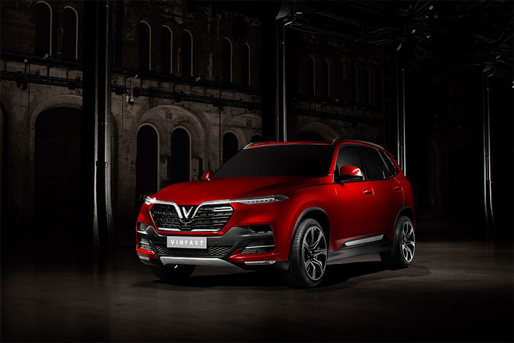 Cả hai chiếc xe ôtô Vinfast mới đều được phát triển dựa trên tỷ lệ kích thước lý tưởng nhất của công nghiệp xe hơi quốc tế. Từ nền tảng cấu trúc kinh điển, các nhà thiết kế của VinFast và Pininfarina đã xây dựng nên những chiếc xe ổn định, có chiều dài cơ sở lớn, kết cấu thanh thoát và thực sự khơi gợi cảm hứng.