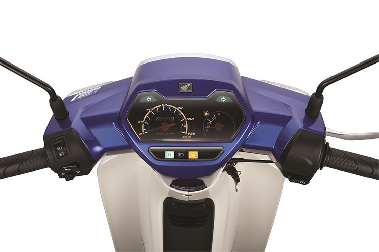 Được biết, mẫu xe máy Honda EX5 mới hay còn gọi là Honda Dream ở các thị trường lần cận có mặt tại Malaysia vào những năm 1987 và đã đạt được con số bán ra hơn 2 triệu chiếc tại quốc gia này.