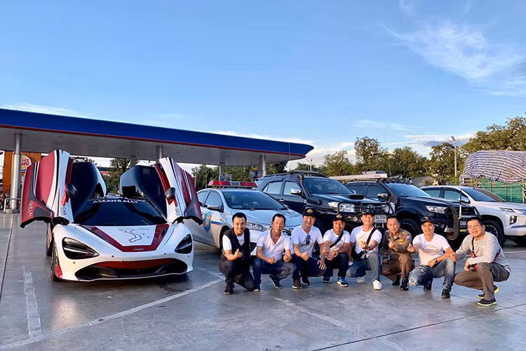 Thông thường, đoàn Car Passion khi di chuyển trên dải đất hình chữ S chỉ có những chiếc xe hậu cần "gầm cao" đi tiền trạm. Còn ở lần tiền trạm qua các nước Lào, Thái Lan và Campuchia này có một siêu xe gầm thấp đi cùng để có những đánh giá chính xác nhất nhằm chọn ra cung đường phù hợp cho các thành viên Car Passion di chuyển vào năm sau.