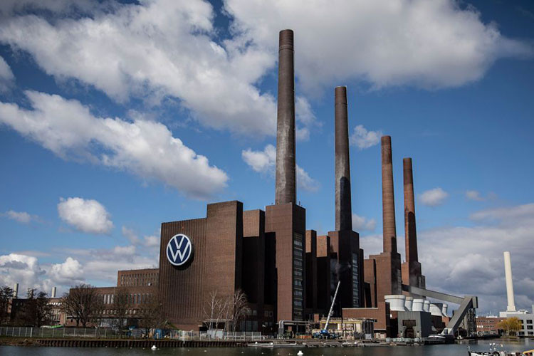 Hang loat thuong hieu oto dinh dam dung hoat dong vi mat mang Internet-Hinh-2