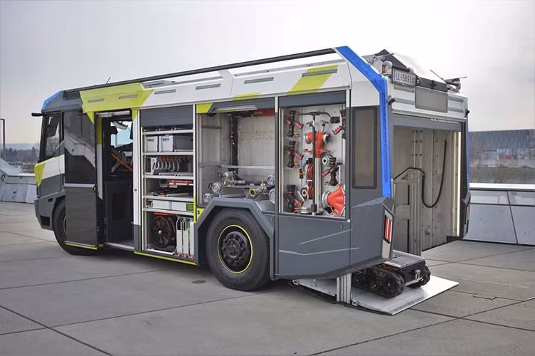 Dựa theo nhà sản xuất, chi phí cho một chiếc xe cứu hoả điện CFT đầy đủ khoảng 1,2 triệu USD, đắt hơn một chút so với một chiếc xe cứu hỏa truyền thống. Nhưng bởi chi phí vận hành và bảo dưỡng của nó sẽ thấp hơn, sự khác biệt về chi phí ban đầu sẽ được bù đắp theo thời gian (đặc biệt là nếu nó được sạc điện vào ban đêm khi tỉ giá điện thấp hơn tại những nước như Mỹ).