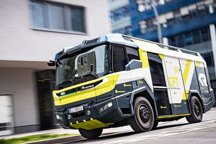 Mẫu CFT vốn đã được ra mắt trong năm 2016 và nó đã đi diễu hành ở Đức và Áo, nơi những đội lính cứu hỏa khác nhau có cơ hội trải nghiệm nó và cung cấp thông tin phản hồi cho nhà sản xuất. Dựa theo Rosenbauer, các sở cứu hỏa có hứng thú với CFT phải đặt cọc trước 200.000 USD để có một chiếc, tuy nhiên giá xe cứu hoả điện CFT chưa được công bố.