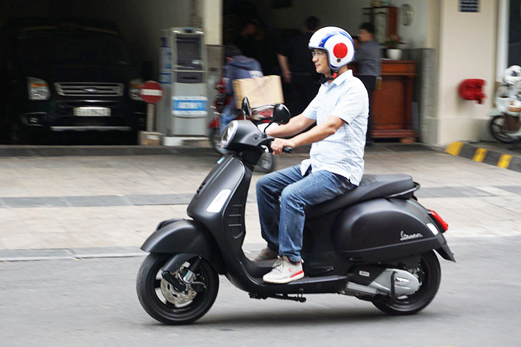 Theo thông tin từ nhà sản xuất thì Vespa GTS Notte 150cc có khả năng sản sinh công suất 14,5 mã lực tại vòng tua máy 8.250 vòng/phút và mô-men xoắn cực đại đạt mức 13,5 Nm tại vòng tua 6.750 vòng/phút. Với hệ thống tự ngắt động cơ Start/Stop hay chân chống điện, mẫu xe ga mới này cũng tiết kiệm nhiên liệu hơn.