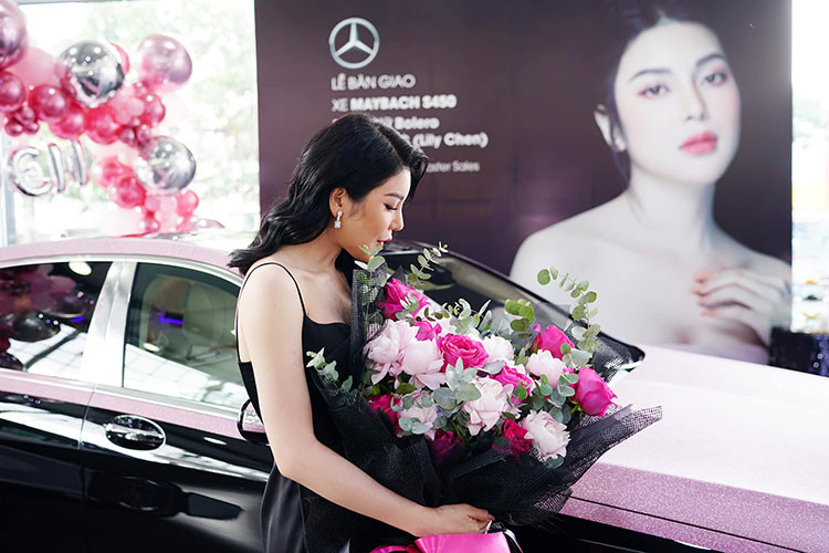 Kiểu lưới tản nhiệt mới của Mercedes-Maybach S450 4Matic dựa trên mẫu SUV siêu sang Vision Mercedes-Maybach Ultimate Luxury đã được trình làng trong sự kiện Pebble Beach Concours d’Elegance 2016. Lưới tản nhiệt hoàn toàn mới trên mẫu xe siêu sang Mercedes-Maybach S450 4Matic bao gồm 25 thanh nan dọc tạo hình với nhau. Ngoài ra, trên đỉnh lưới tản nhiệt mới này còn khắc thêm dòng chữ Maybach.